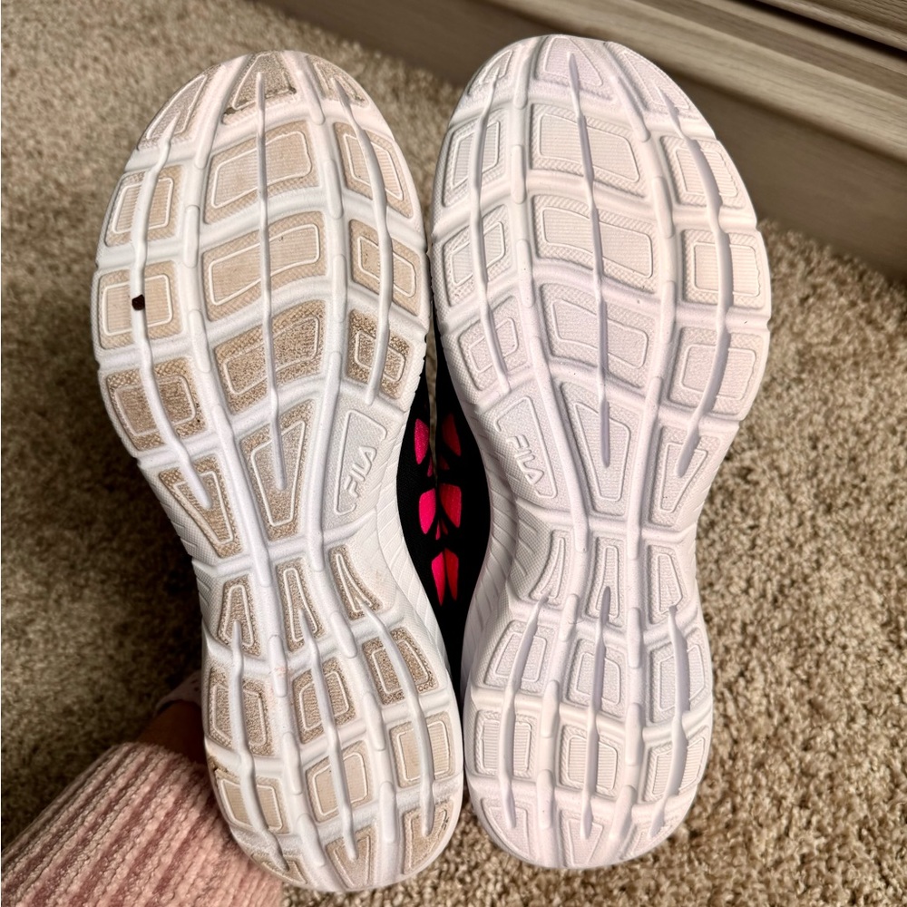 Fila Memory Foam Running Shoes Size 7.5 - image 6